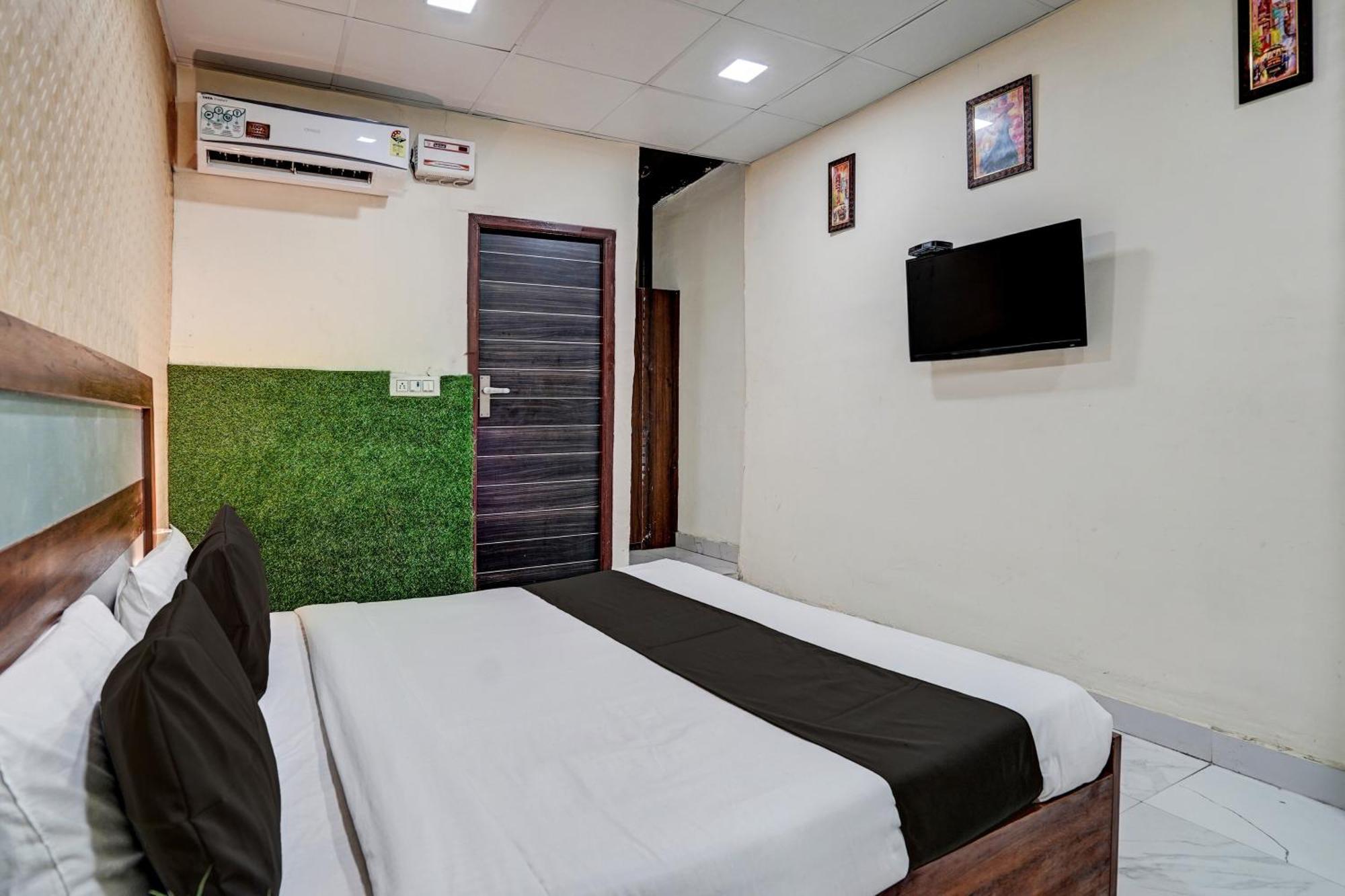 Hotel O Blackberry Faridabad Exteriör bild